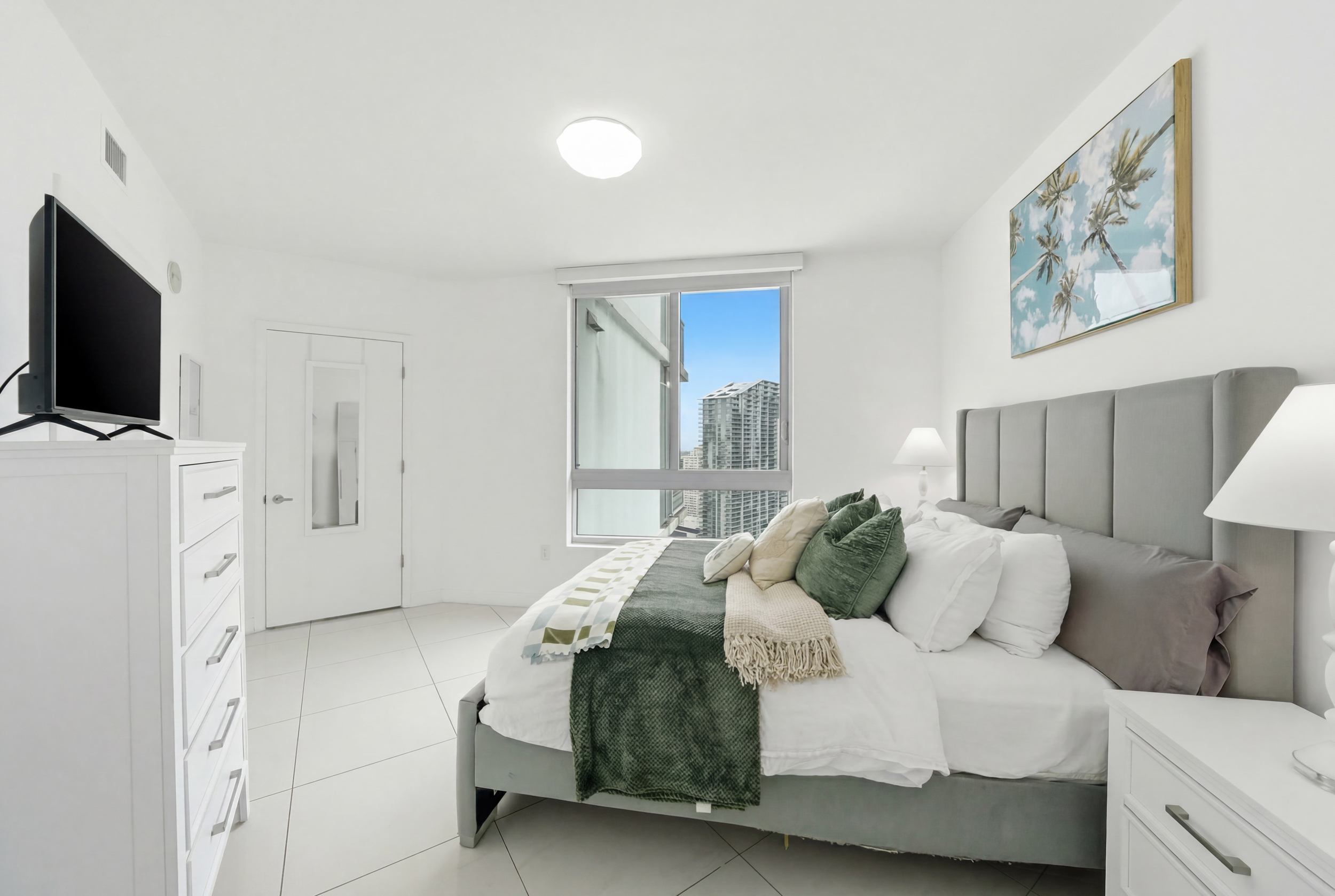 Bedroom with natural light — 350 S Miami Ave Apt 3912